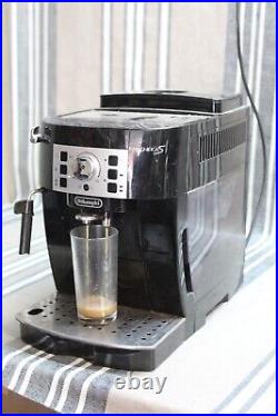 DELONGHI Magnifica S Automatic Coffee Machine Black ECAM22.110. B -used working