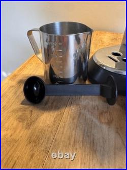 DeLonghi Dedica EC685. M 2 Cup Coffee Machine Silver