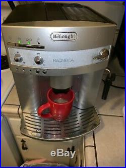 DeLonghi MAGNIFICA ESAM3300 Super Automatic Espresso Coffee Barista Machine