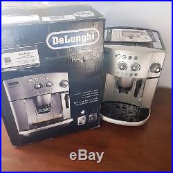 DeLonghi Magnifica ESAM4200. S Bean to Cup Espresso/Cappuccino Coffee Machine