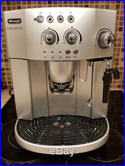 DeLonghi Magnifica ESAM 4200 Bean to Cup Coffee Espresso Machine WORKING