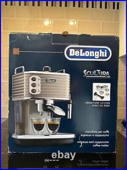 DeLonghi Scultura Espresso & Cappuccino 15 BarCoffee Machine Additional Frother