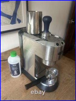 De'Longhi Dedica EC685M Espresso Coffee Machine Silver BUNDLE