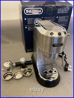 De'Longhi EC885. M Dedica Arte Espresso Coffee Machine, Silver