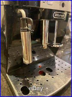 De'Longhi ECAM 22.113. B Magnifica S Bean to Cup Coffee Machine