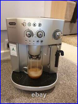 De'Longhi Magnifica ESAM4200. S Bean to Cup Coffee Machine