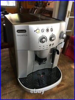 De'Longhi Magnifica ESAM 4200 Bean-to-Cup Coffee Machine