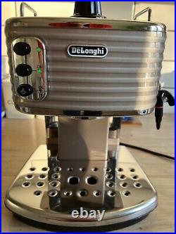 De'Longhi Scultura Traditional Barista Pump Espresso Machine, Silver