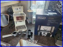 De'Longhi Stilosa EC260. CR Barista Espresso Machine Cream & coffee grinder
