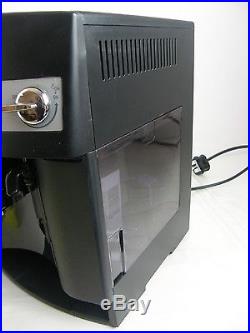 Delonghi Magnifica ESAM 3000. B Bean to Cup Coffee Espresso Machine BLACK