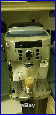 Delonghi Magnifica S Ecam 22.110. B Automatic Coffee Machine bean to cup espresso