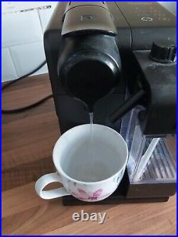 Nespresso De'Longhi EN550. B Pod Coffee Machine Black Used Working Order