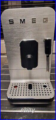 SMEG BCC02 Coffee Machine. Super Automatic. Bean-to-Cup in Black