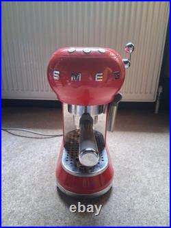 Smeg ECF01CRUK Cream Coffee Machine
