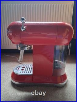 Smeg ECF01CRUK Cream Coffee Machine