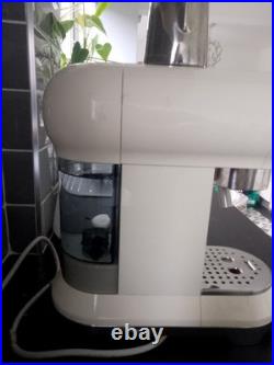 Smeg ECF02CRUK Espresso Coffee Machine with 15 Bar Cream-Fast Dispatch